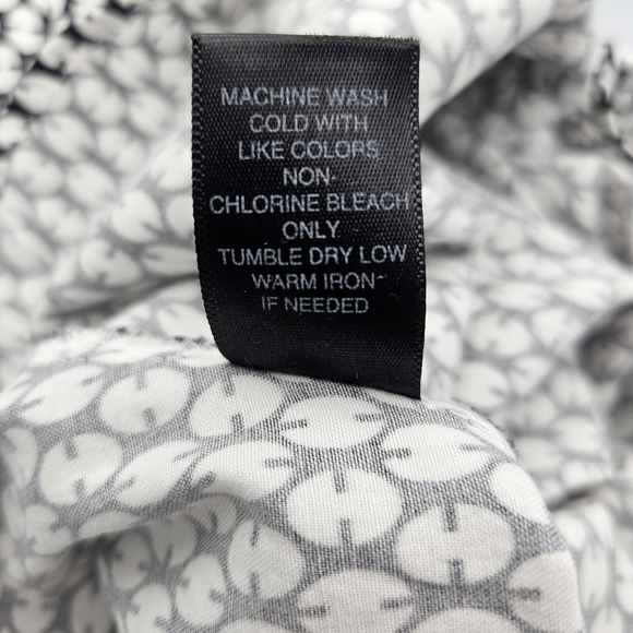 Avenue Black & White Top With Cute Keyhole &  Button Accent Short Sleeves 18 20 - Picture 7 of 7